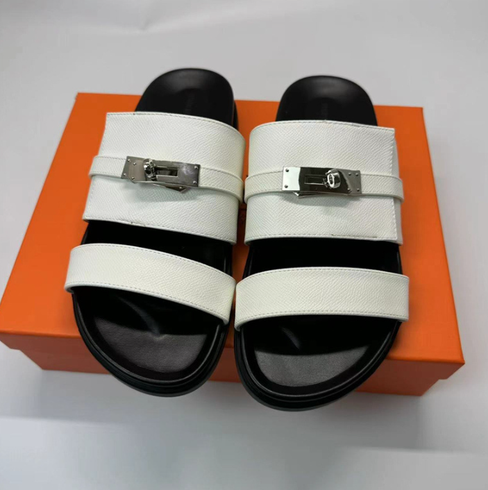 Classic men's slippers designer shoes metal buckle slippers outdoor casual flat shoes luxurious leather sandals simple suede slippers Summer Slides