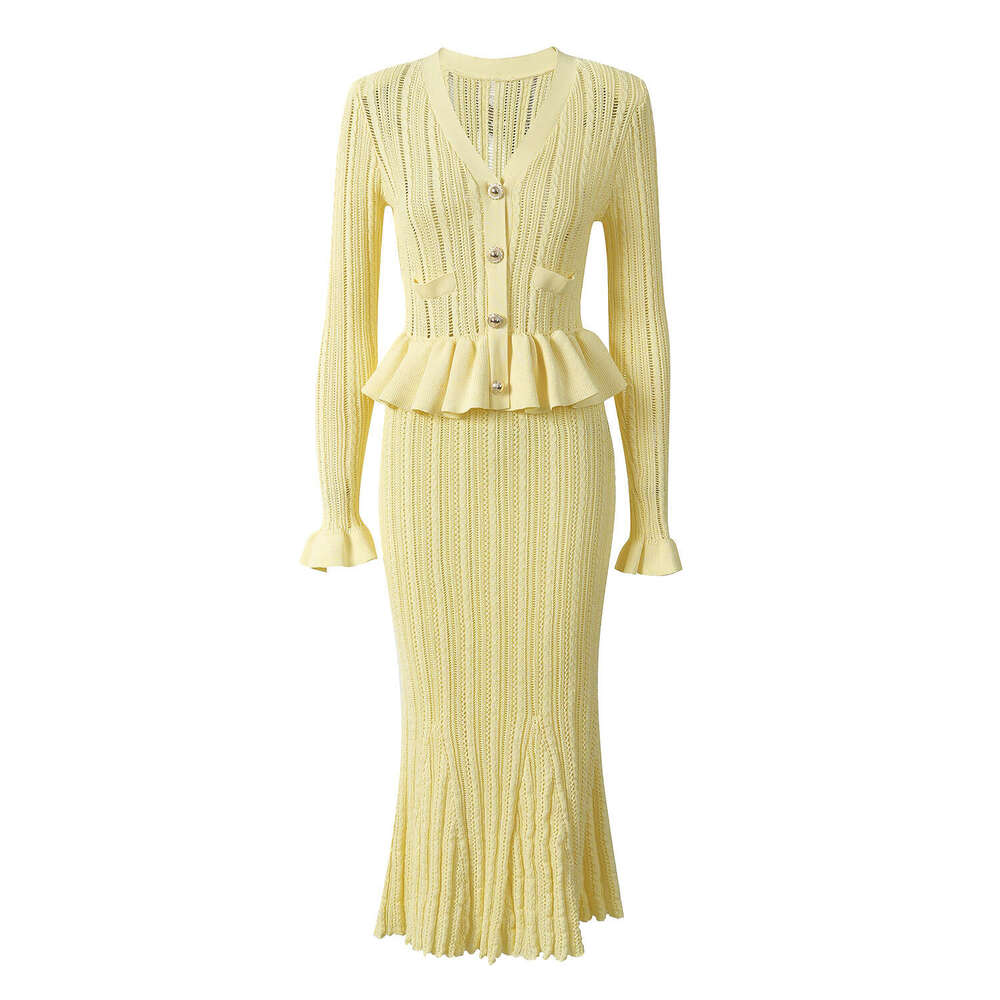 2026 autumn k30 new designer cream yellow elegant two-piece V-neck knitted long sleeved dress with fishtail skirt