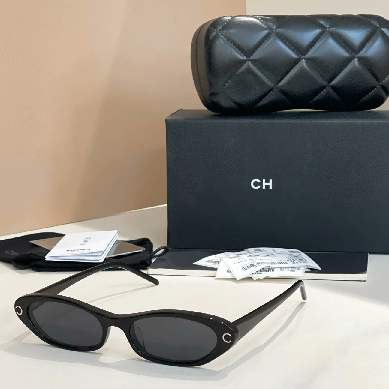 sunglasses for women designer Classic minimalist men luxury Cat Eye glasses Trendy versatile UV resistant polarizing mirror Driving Beach Travel Sunglasses nice