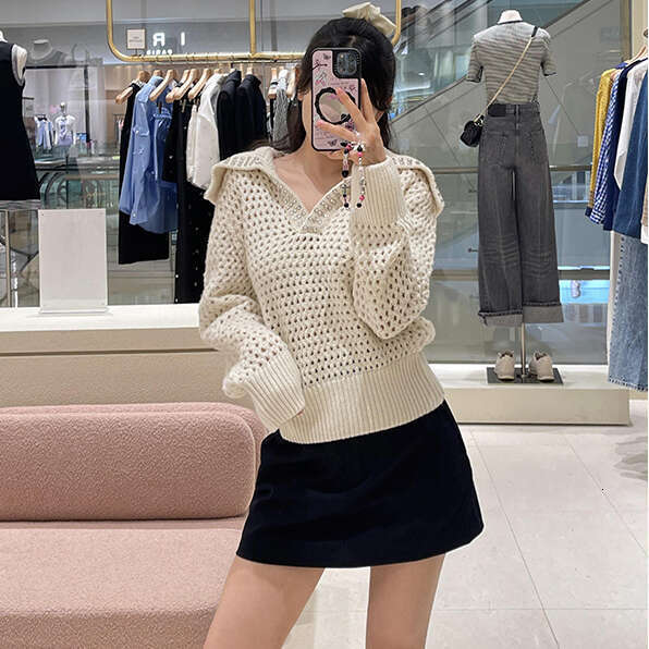 2026 Autumn New Designer French Style Young, Sweet, and Soft Collar Beaded Hollow Knitted k30 Women's Top
