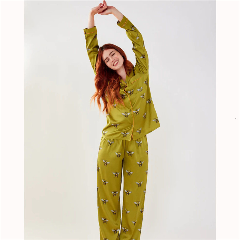 Pajamas Set Early Autumn Wearable High End Trendy Silk Women Niche Luxury Home Wear Set Green Bee Pattern