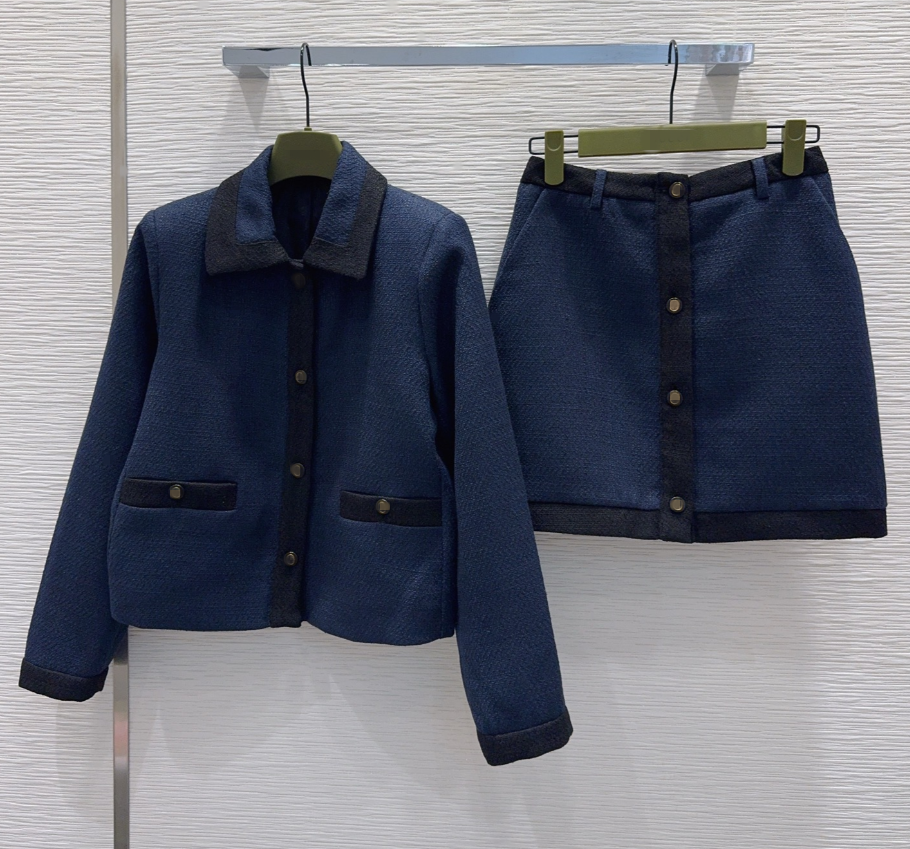 26 Women's Coat Half Skirt Versatile Set Design Can Improve Neck Line Jacket 325