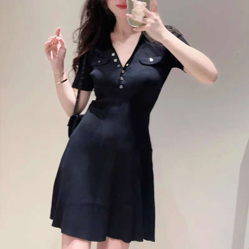 2026 Spring New Designer Women's Elegant V-neck k30 Slim Knitted Short Skirt Small Black Skirt