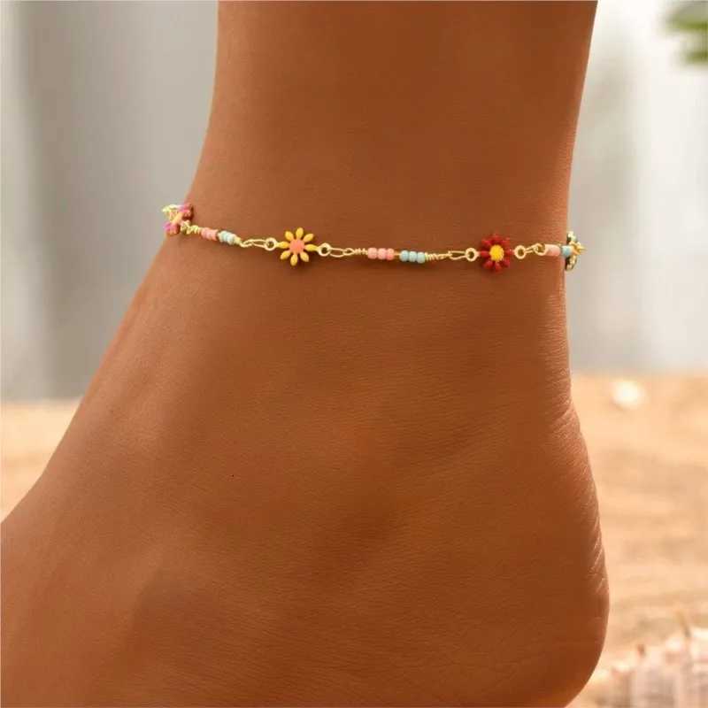 New Fashion Chrysanthemum Daisy Chain Anklet for Women Summer Boho Chic Daisy Beaded Foot Chain Party Vocation Jewelry Gifts H260325 - view 4
