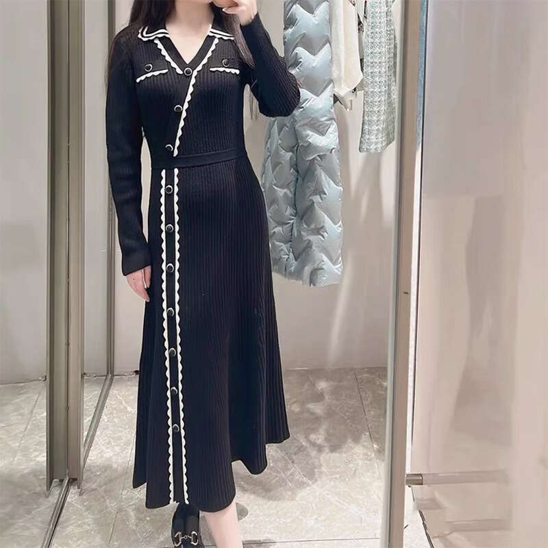 2026 Spring Designer k30 French Elegant V-neck Black Knitted High end Sleeve Bottom Skirt for Women