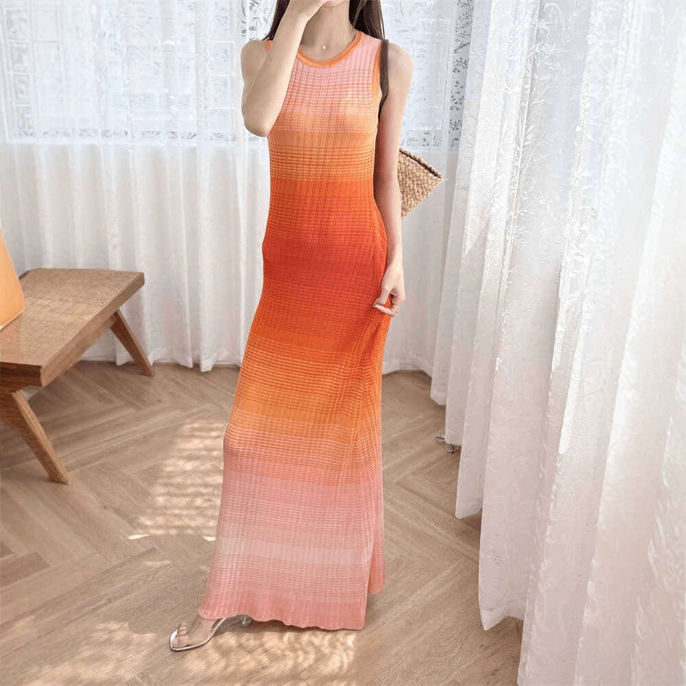 2026 Spring/Summer k30 Designer Romantic Orange Gradient Round Neck Slimming Elegant Women's Sleeveless Dress