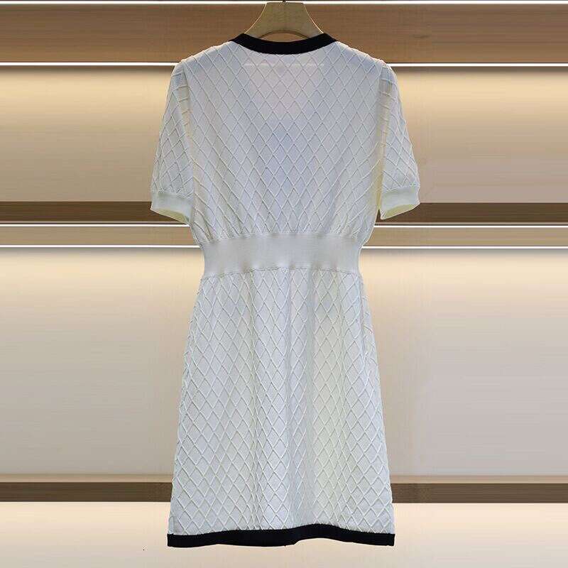 2026 Summer New Designer Elegant V-neck Quilted Bow Single breasted k30 Knitted Dress for Women