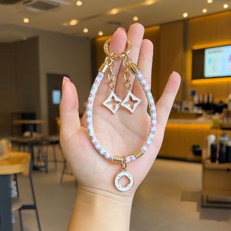 Keychain New High-End Sense Presbyopic Leather Light Luxury Gold Fashion Personality Temperament Mobile Phone Pendant Chain Car Keychain