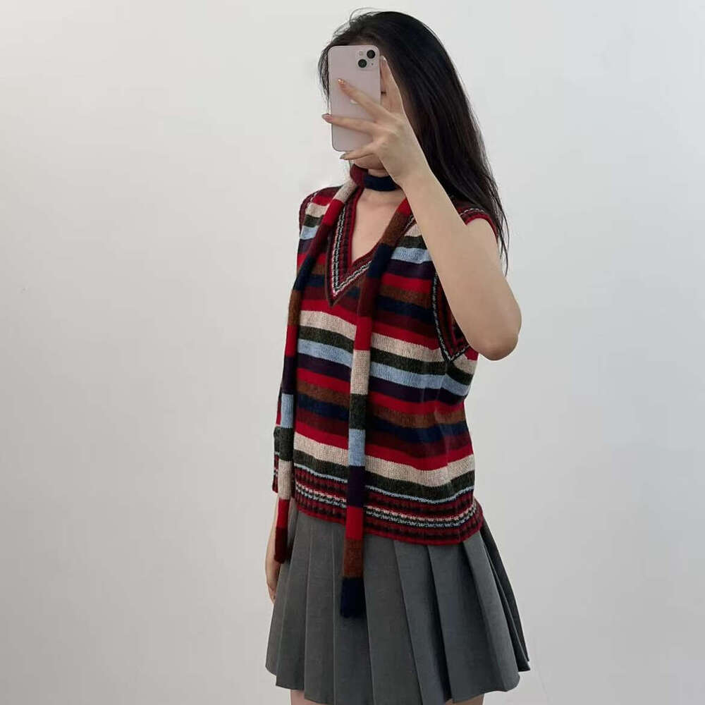 2026 k30 Autumn New Designer Women's Retro Color blocked Rainbow Stripe Knitted V-neck Tank Top with Scarf