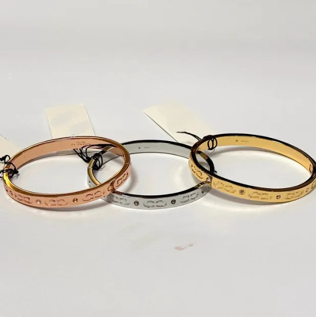 Enamel Bracelet Women Bracelet Letter engrave Designer bracelet Light Luxury High End Elegant Stainless Wristband Classic Designer jewelry for Lady