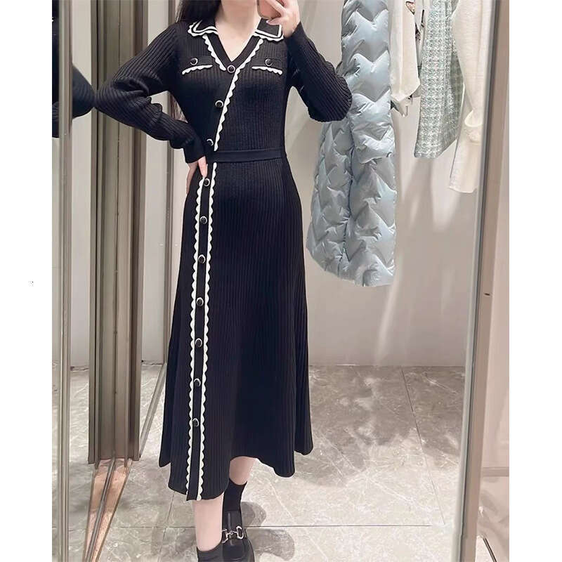 2026 Spring Designer k30 French Elegant V-neck Black Knitted High end Sleeve Bottom Skirt for Women