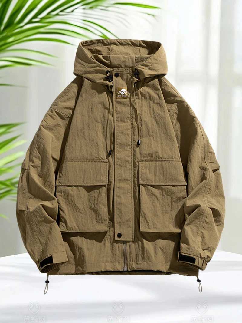 Waterproof Men Lightweight Hooded Zip Up Hiking Men with Big Pockets Camping Windbreaker s Men Trends 2025 M260325