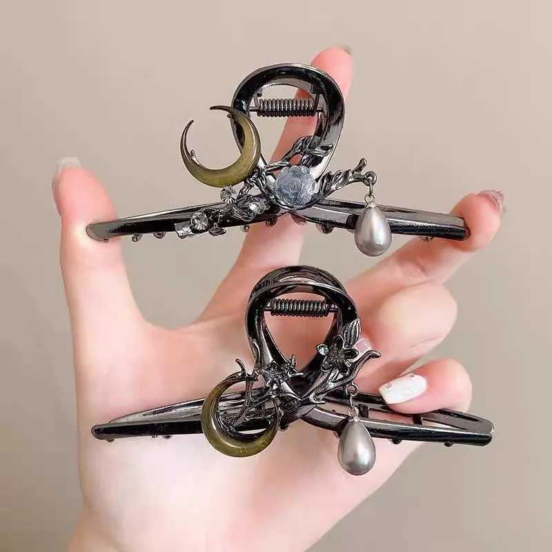 Y2K Moon Flower Metal Hair Claw Crab Hairpins Hair Clips Pearl Barrettes Women Girls Korean Ponytail Clip Hair Accessories H260326
