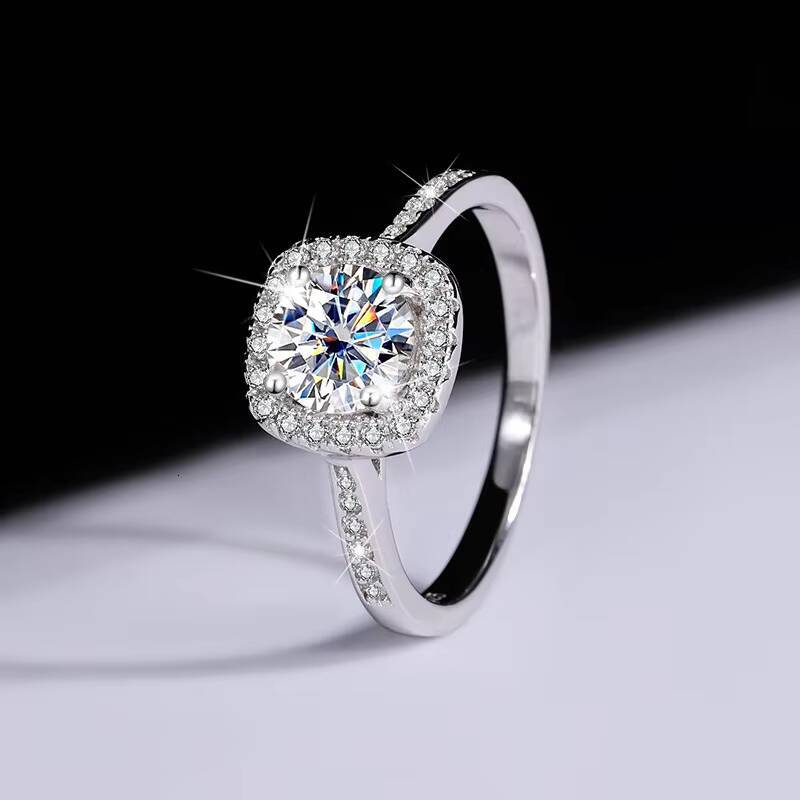 Platinum Cultivate Wedding Diamond Ring with Dense Nail Micro Inlay Process Large Effect Customization Group Inlay Drill Design