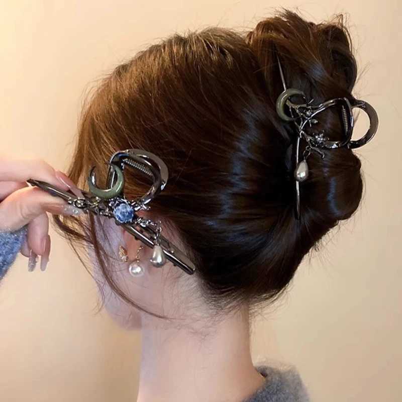Y2K Moon Flower Metal Hair Claw Crab Hairpins Hair Clips Pearl Barrettes Women Girls Korean Ponytail Clip Hair Accessories H260326