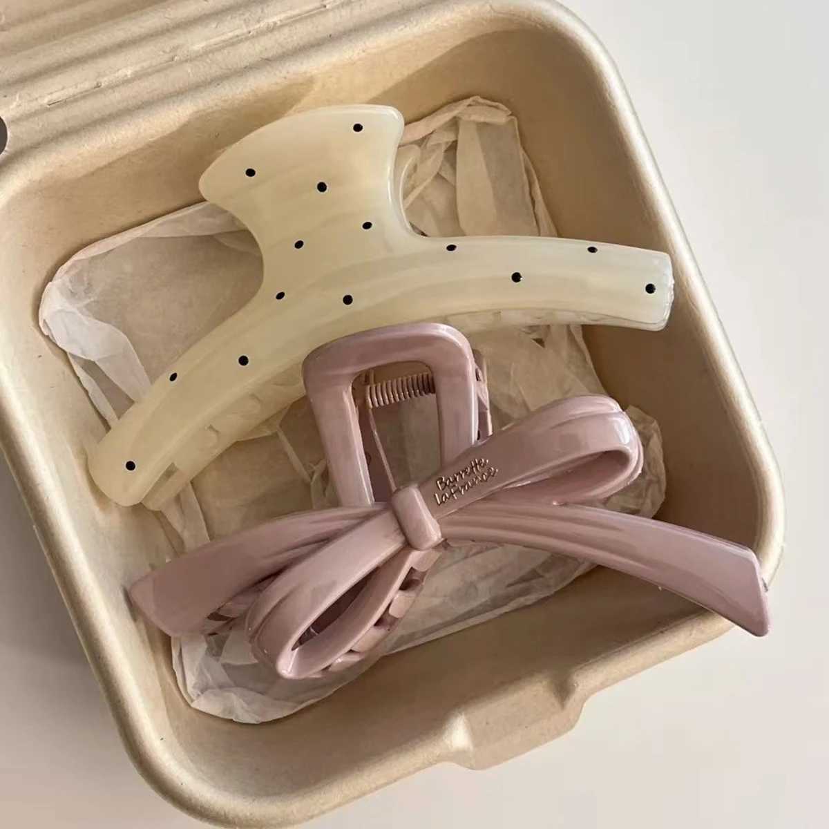 Korean Large-Sized Acrylic Shark Bone Hair Clip French Polka Dot Arc-Shaped Back-Of-The-Head Hair Claw Clip Womens Hair Accessory H260326