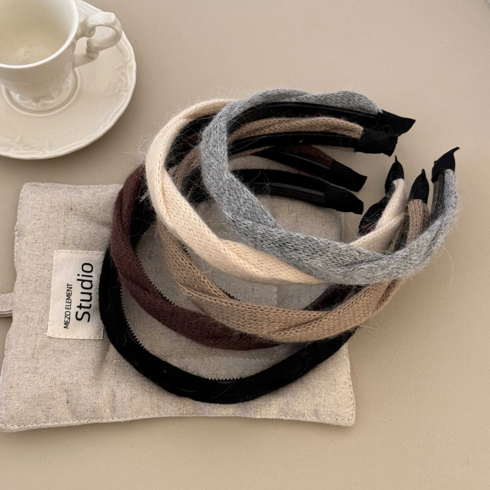 New Soft Waxy Plush Hair Band Knitted Fried Dough Twists Hair Band for Autumn and Winter Women D260326