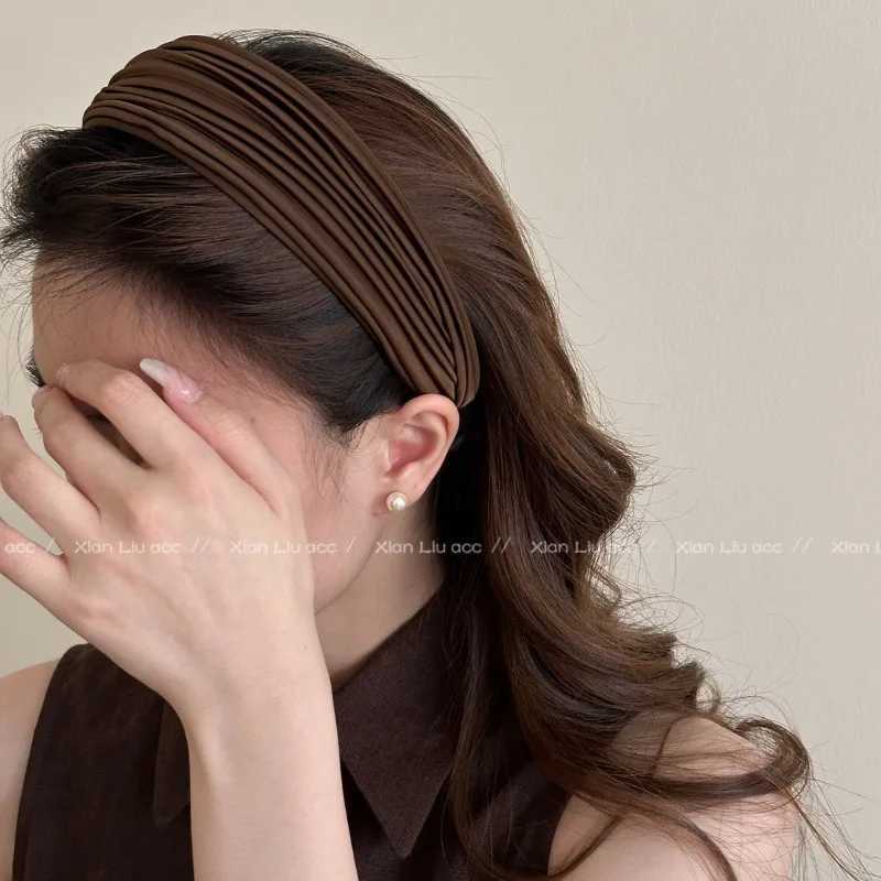 Korean striped wide brim headband women 2025 new high cranial top fashionable hair accessories D260326