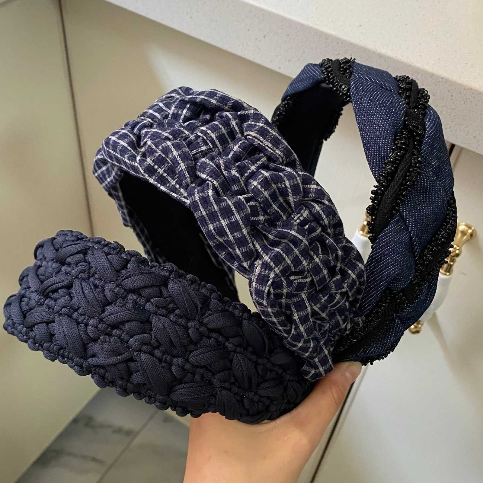 1PC Ultra Miu-Style Hand-Knitted Dark Blue Fabric Wide Headband Korean-Style Retro Fashion Headband for Elevating Crown Volume D260326