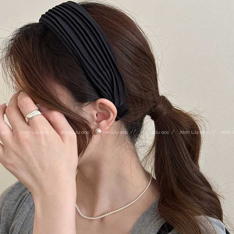 Korean striped wide brim headband women 2025 new high cranial top fashionable hair accessories D260326