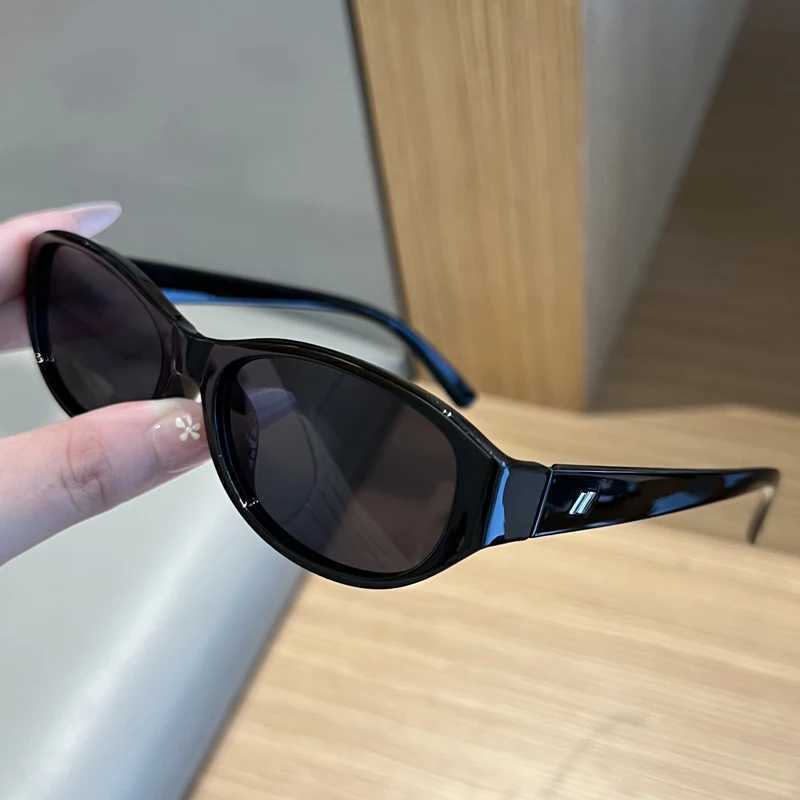 New Style Plain Trendy Square Sunglasses Fashion Small Frame High-End UV Resistant Sun Glasses Street Photography Eyewear D260326