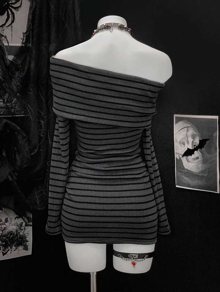 European and American Y2K Pure Desire Style Classic Stripe Print One Shoulder Long Sleeve Hip Wrap Short Skirt M260326