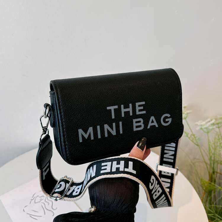 Factory wholesale trendy women's fashionable lettered small square ladies' casual shoulder and crossbody bags, customizable with logo