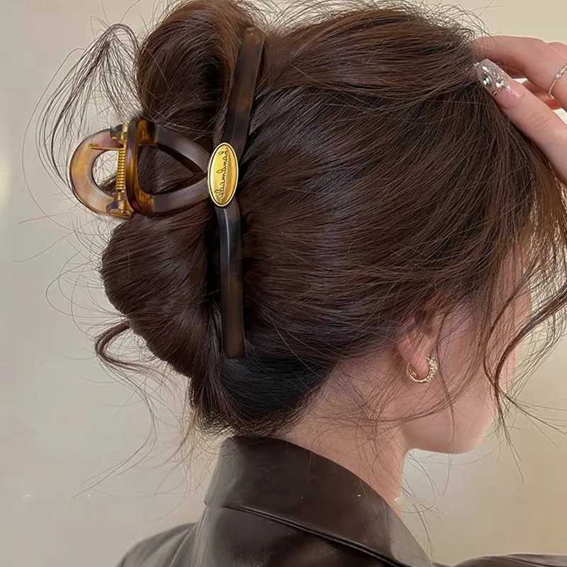 Retro Gold Color Letter Acrylic Hair Claws Clips for Women Hair Clip Trendy Cross Hairpin Korea Hair Accessories Girls Head Wear H260326