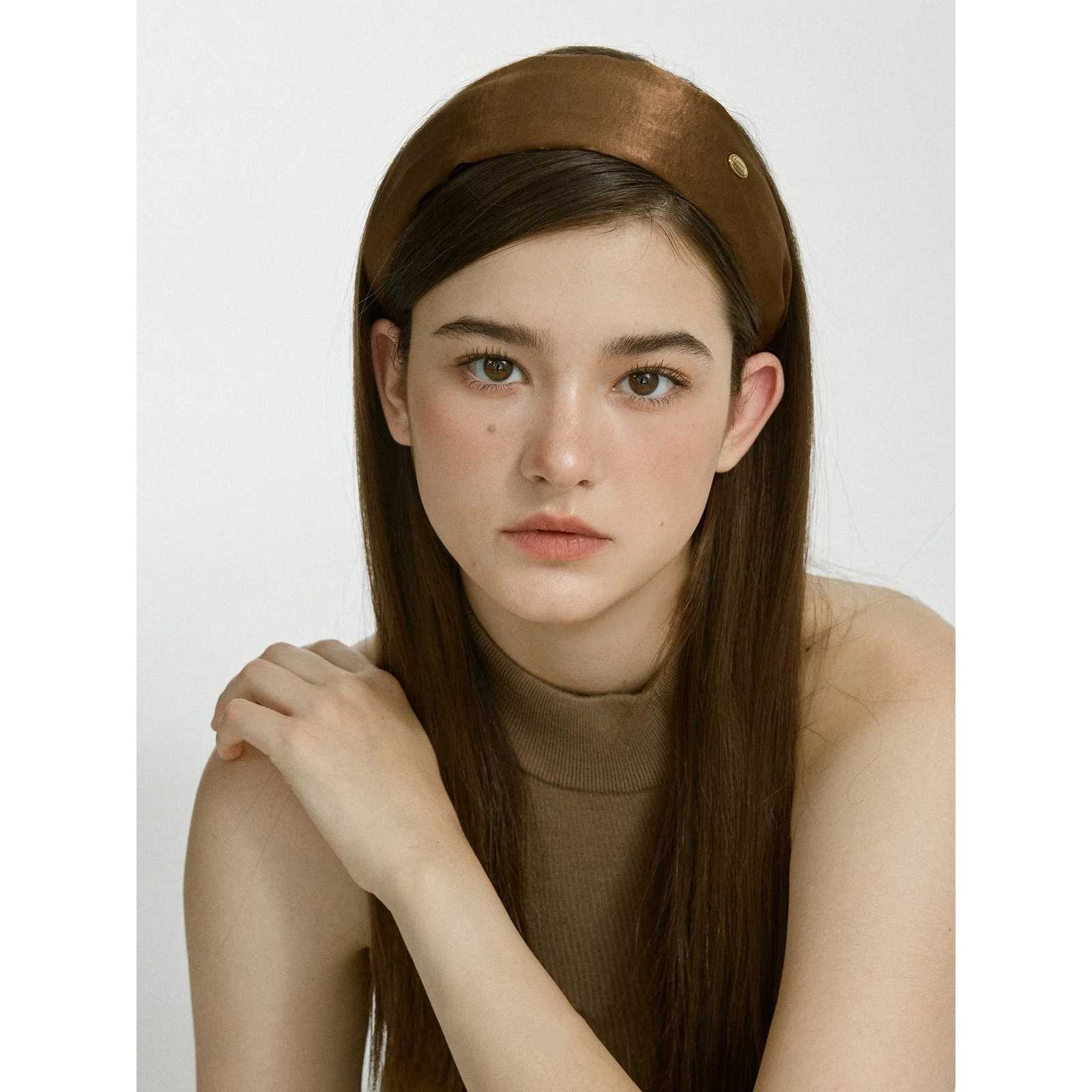 1 Piece French Retro Satin Glossy Headband Autumn Winter Elegant Wide-Brimmed Hair Hoop Womens Stylish Hair Accessory D260326