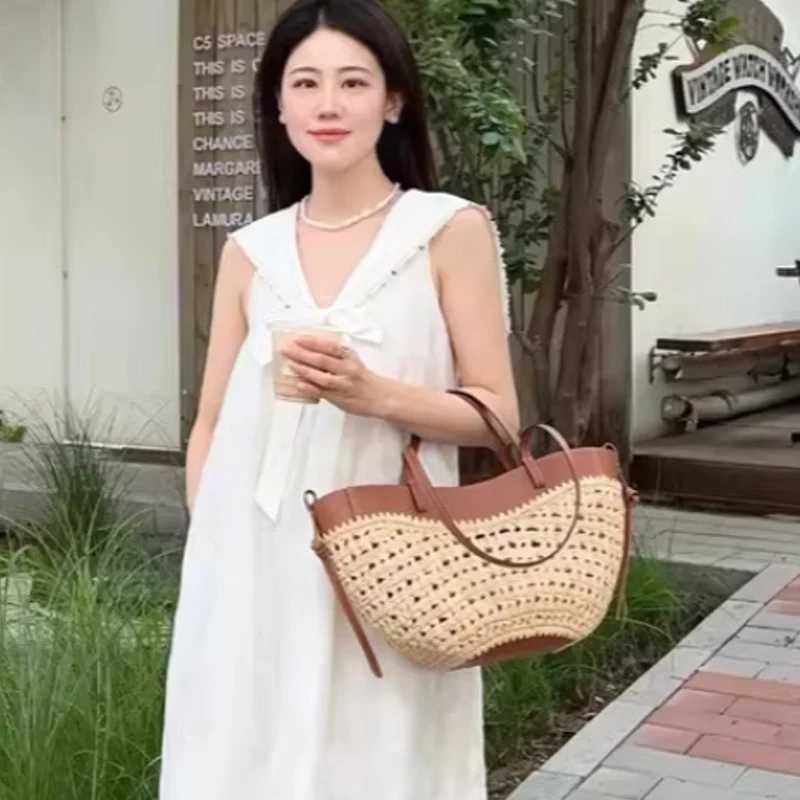 Large Capacity Dumpling Straw Shoulder Bag Women Straw Woven Bag Fashion Plush Wings Armpit Bag For Summer Beach Bucket Bag H260326