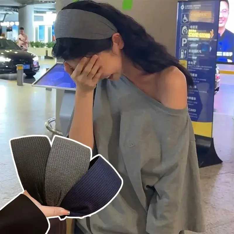 Retro High Crown Wide-Edged Headband for Women Anti-Slip Hairpin Hair Ornament Elegant Hair Accessory for Formal Casual Events D260326