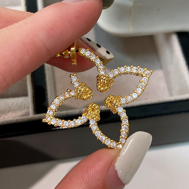 Super-Sparkling Zircon Diamond-Shaped Flower Earrings Luxury Earrings Personalized Fashion Earrings