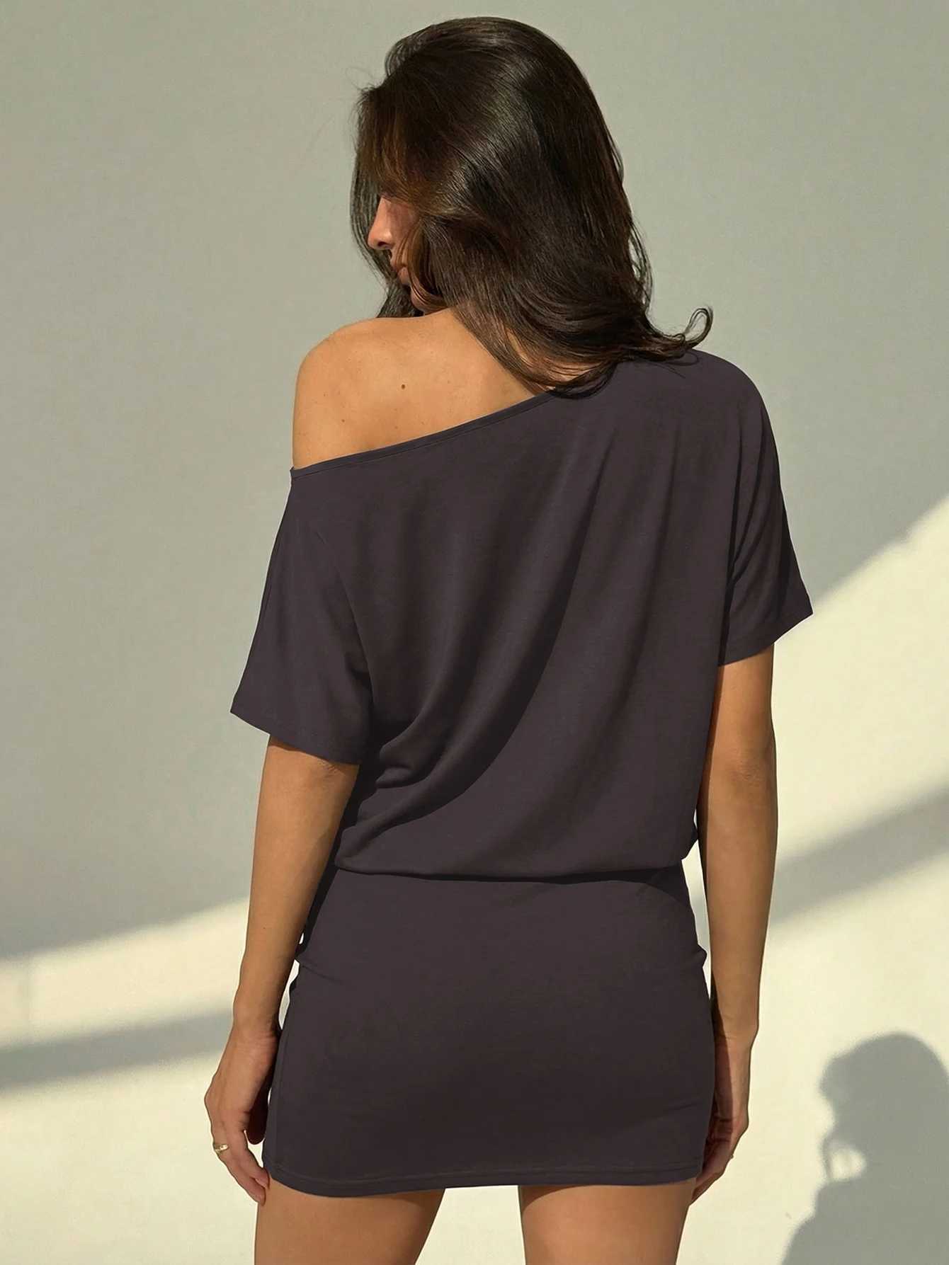 Hugcitar Women Fashion Skew Collar Solid Short Sleeve Buttons Ruched Sexy Mini Dress Spring Summer Casual Clothes Party Club M260326