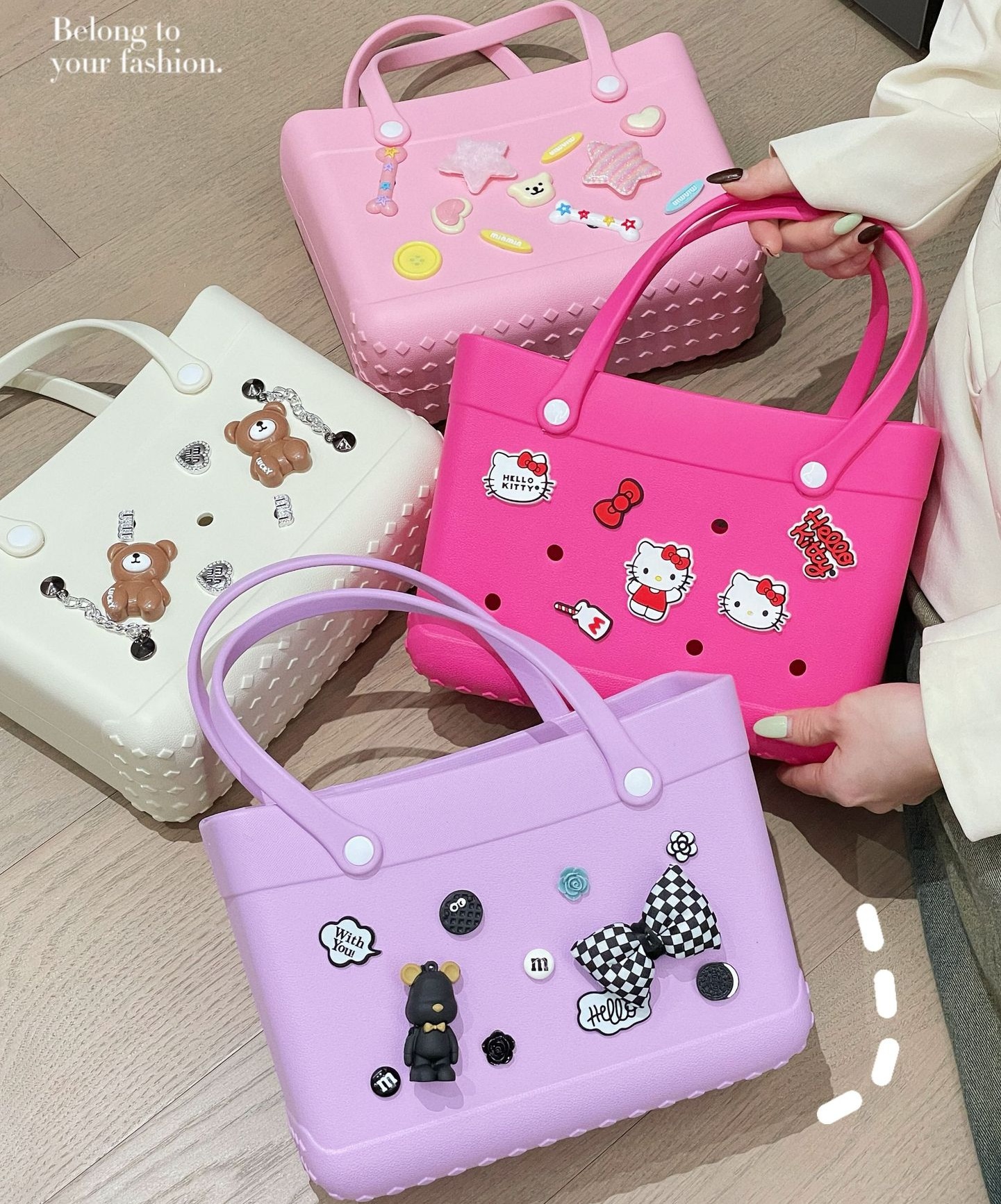 Designer Women's Totes Summer Beach Bags EVA Large Capacity Storage Hole Bag With Cute Cartoon Accessories New Fashion Waterproof Outdoor Handbags