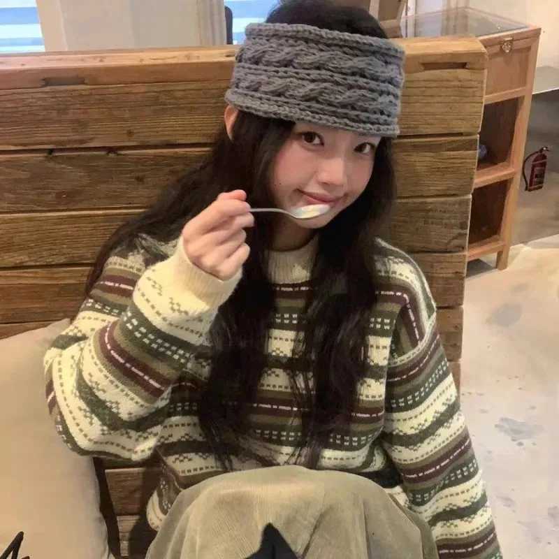 Korean INS Bow Shaped Twists Knitting Hair Band Winter Keep Warm Windproof Hair Hoop Headwrap Fashion Sweet Girls Streetwear D260326