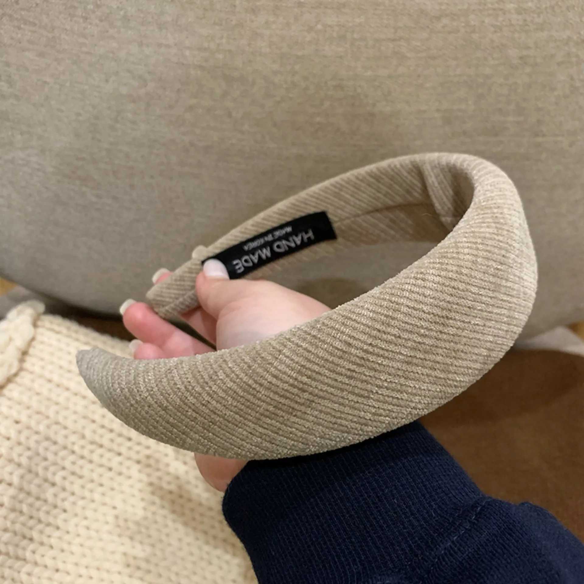 Retro Wide Padded Headband New Korean Soft Corduroy Chenille Hairband for Women Face-framing High Crown Hair Hoop Solid Headwrap D260326