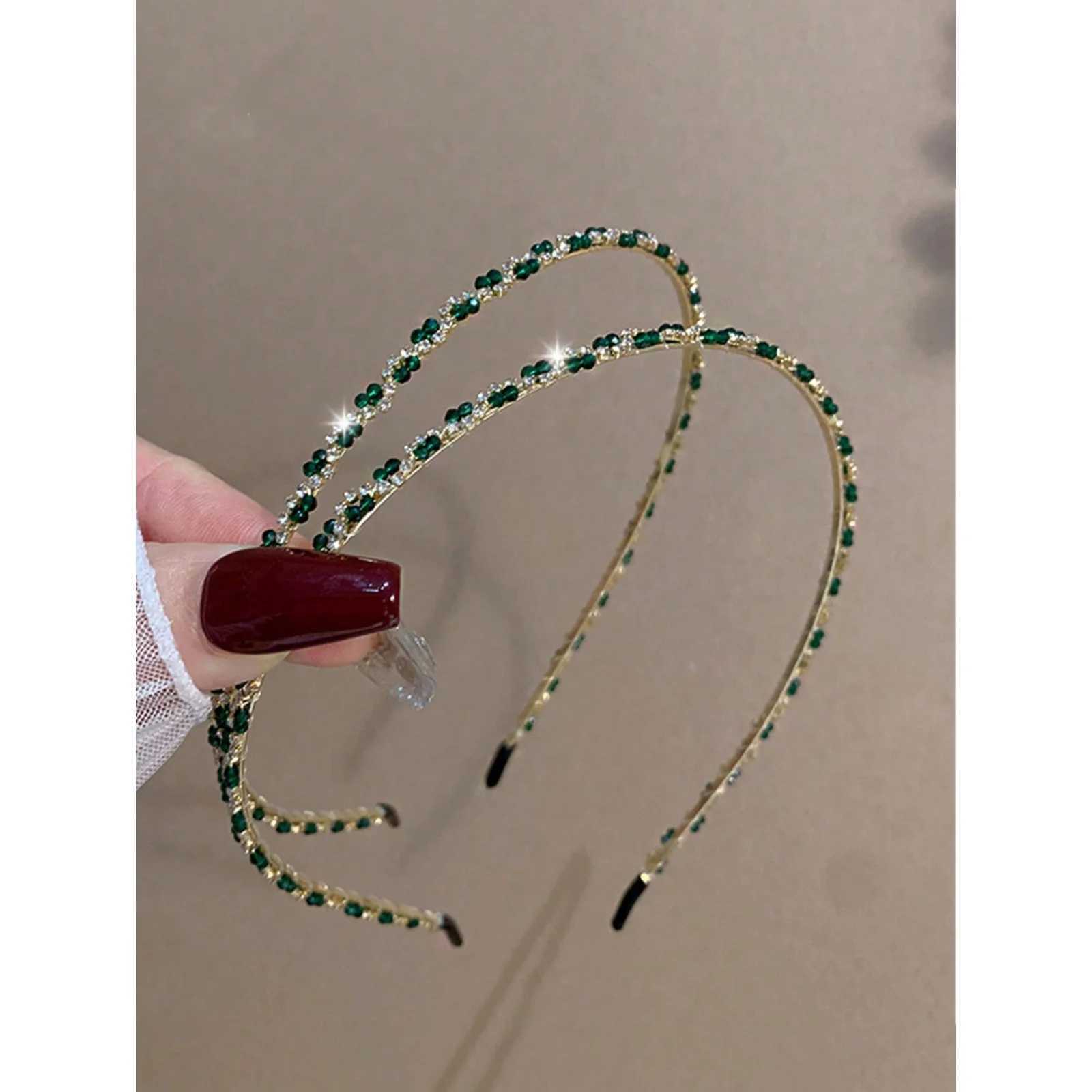 1PC Elegant Retro Palace-Style Green Narrow-Edged Headband Shiny Zinc Alloy Hair Accessory Suitable for Parties and Daily Wear D260326