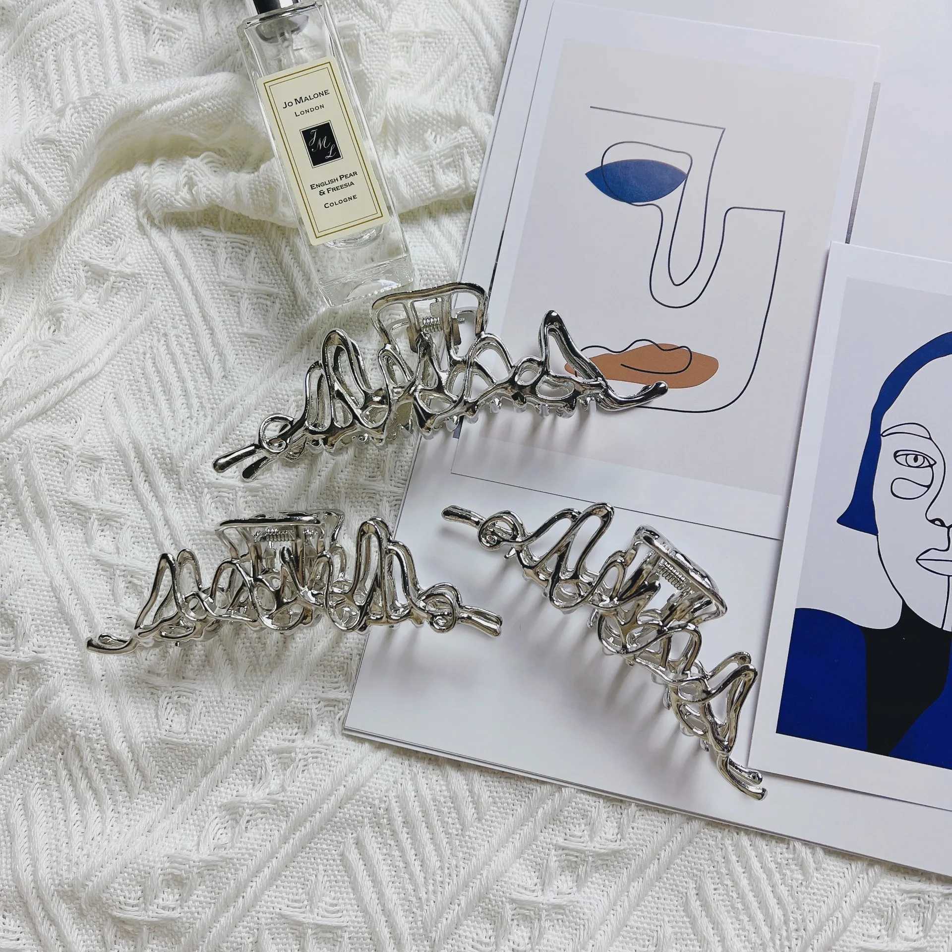 Large Metal Hair Claw Clip Irregular Hairpins Punk Style Hair Claws Barrettes Women Vintage Jaw Clips Hair Accessories H260326