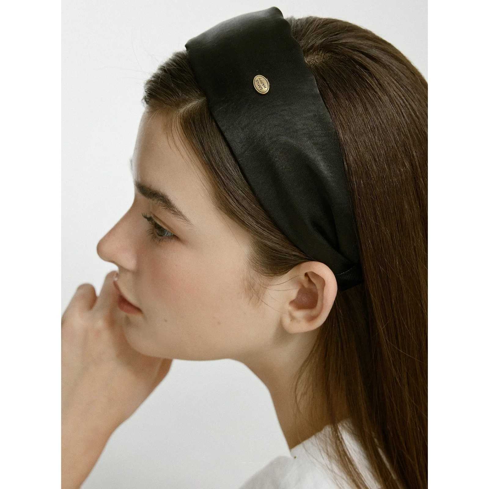 1 Piece French Retro Satin Glossy Headband Autumn Winter Elegant Wide-Brimmed Hair Hoop Womens Stylish Hair Accessory D260326