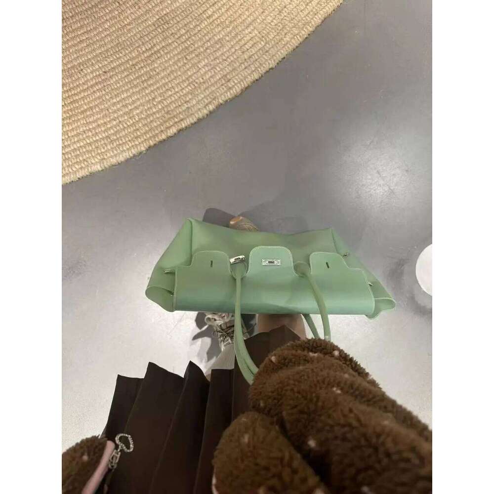 Kiikii Same Jelly 2026 Summer New Commuting Tote Fashion Transparent Large-Capacity Armpit Bag Female