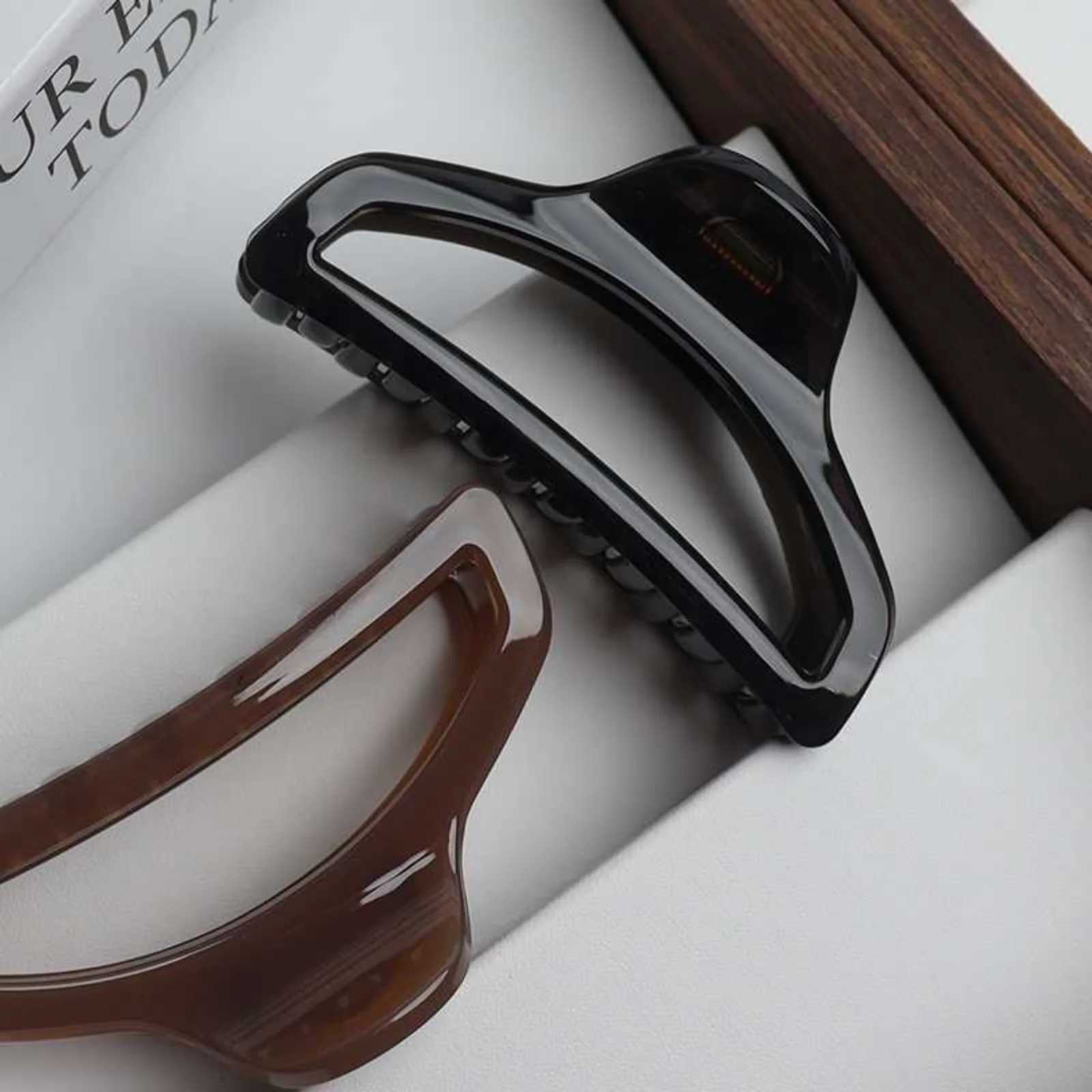 1PC Medium Shark Clip Hair Clip Female Back of Head Grab Clip French Plate Hair Grab Hair Accessory Premium H260326