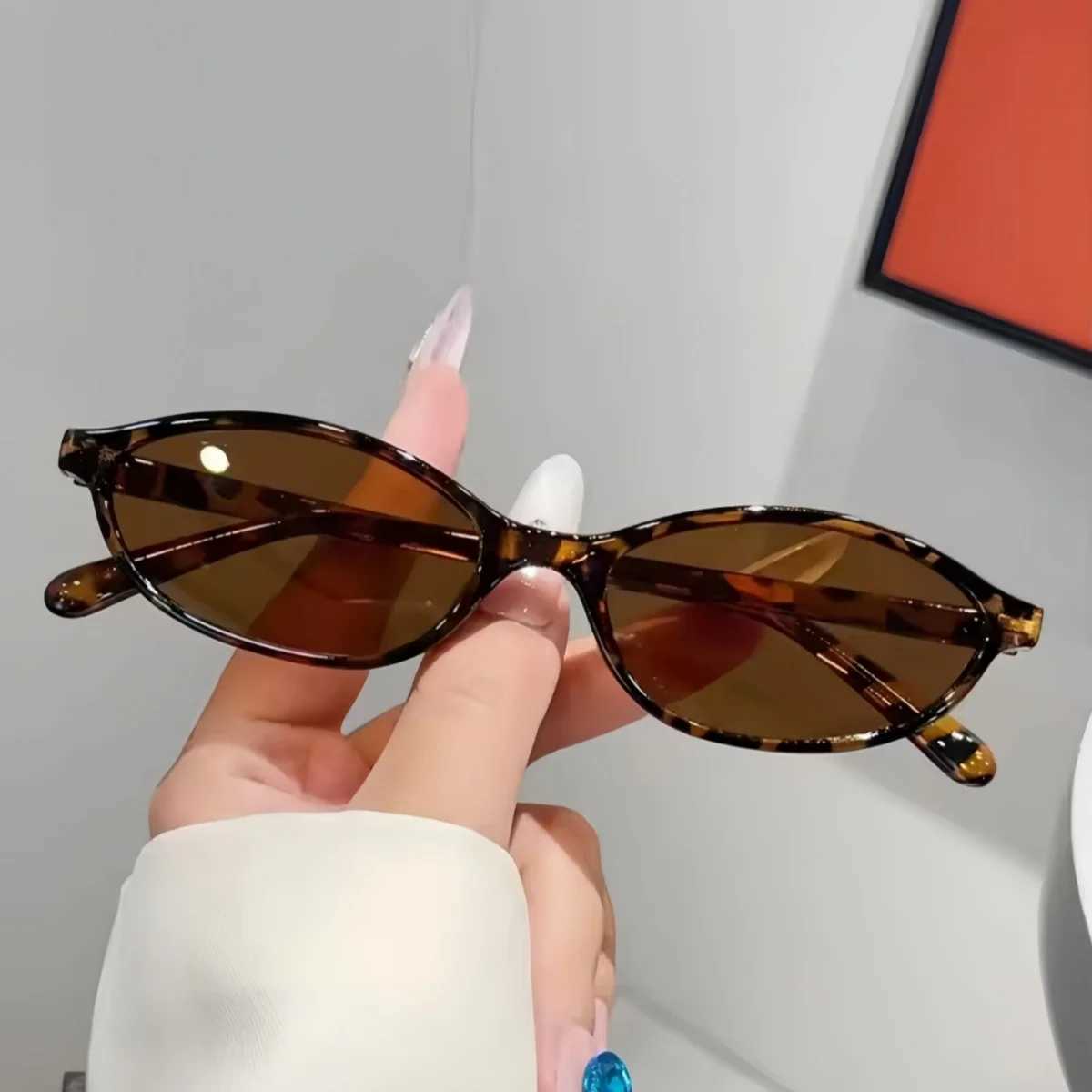 4pcs European and American retro fashion unisex small oval frame sunglasses trendy and versatile summer sun shading sun protect D260326