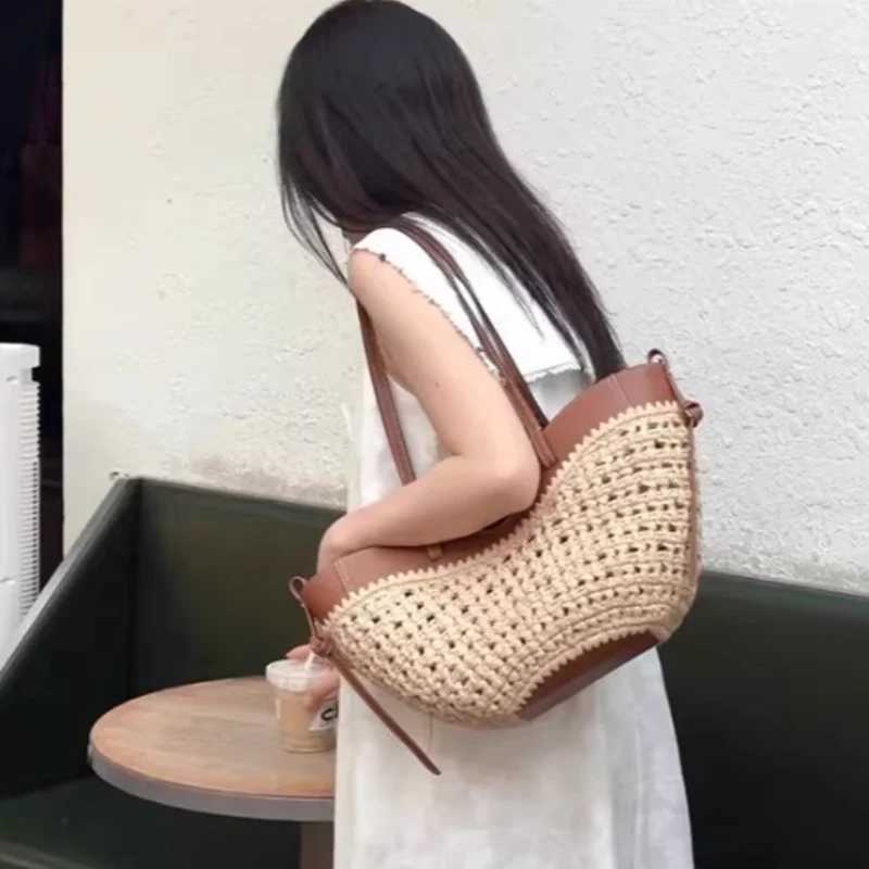 Large Capacity Dumpling Straw Shoulder Bag Women Straw Woven Bag Fashion Plush Wings Armpit Bag For Summer Beach Bucket Bag H260326