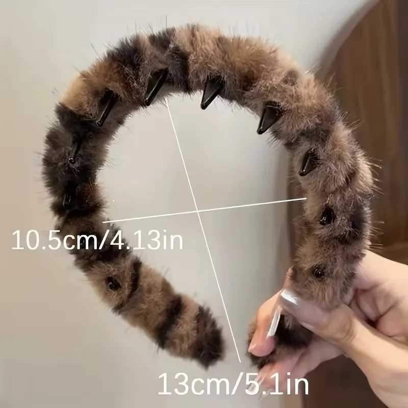 Stylish and stylish leopard-print plush toothed hairband high skull top design anti-slip and hair-breaking styling hairband D260326