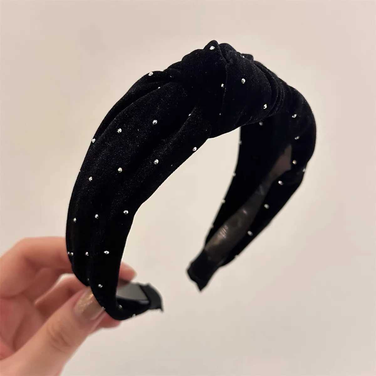 AWAYTR Fashion Headband For Women Wide Side Warm Golden Velvet Hairband Center Knot Headwear Autumn Winter Hair Accessories D260326