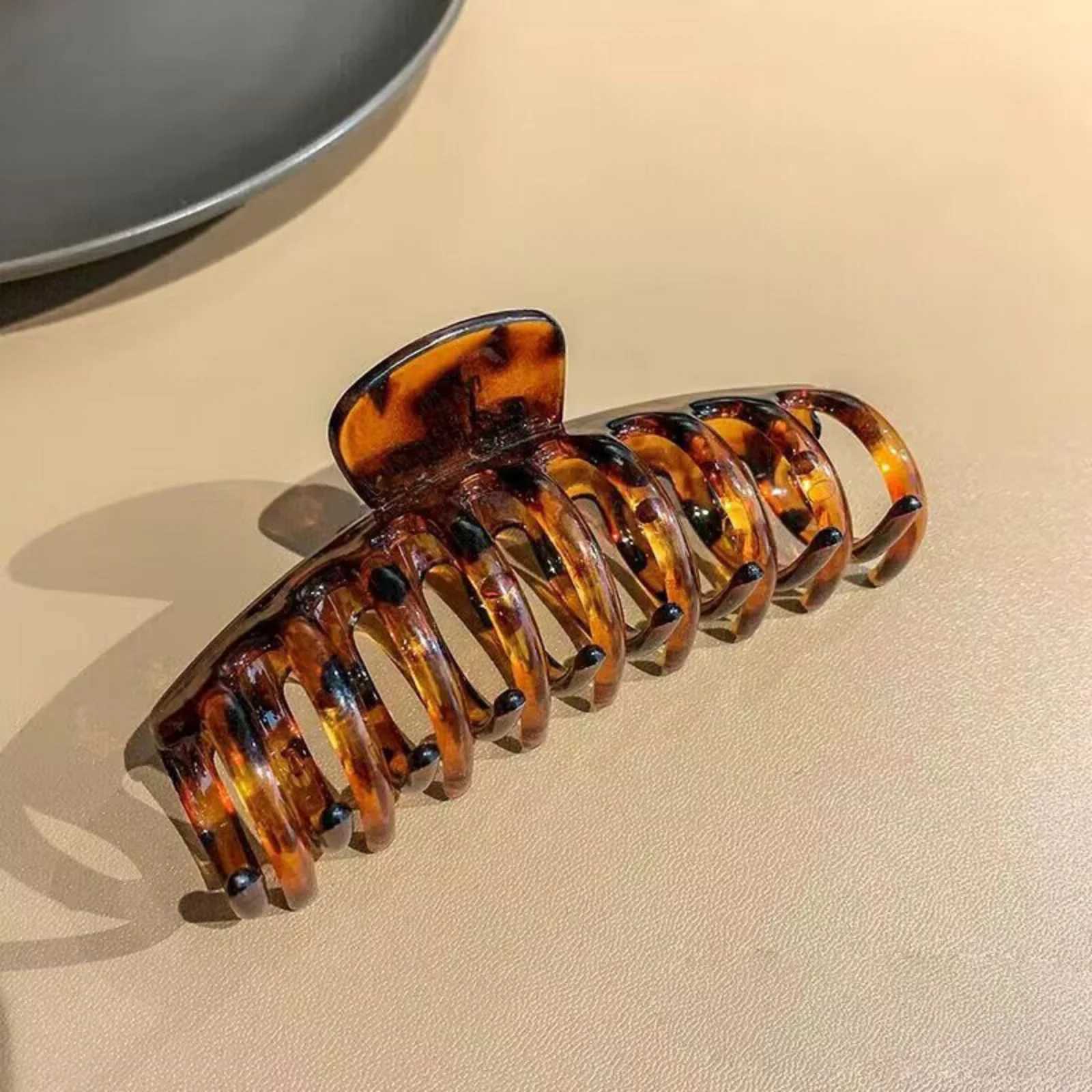1PC Large Hair Claw Clips 4 -Piece Tortoise and Transparent Styles Fashionable Hair Accessories Ideal for Daily Casual Loo H260326