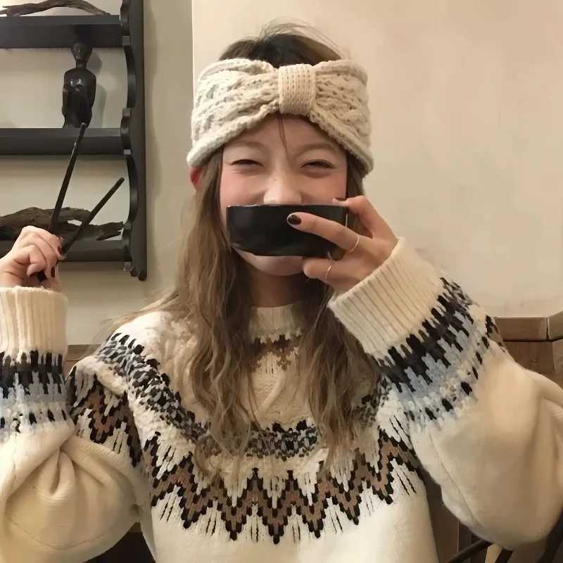 Korean INS Bow Shaped Twists Knitting Hair Band Winter Keep Warm Windproof Hair Hoop Headwrap Fashion Sweet Girls Streetwear D260326
