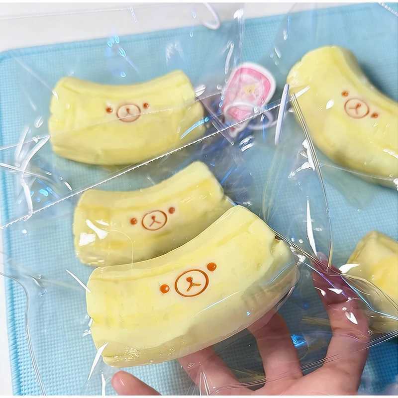 Simulation Banana Squishy Pinch Pressure Ball Soft Slow Rebound Decompression Venting Office Home Decoration Children Adult Gift H260326