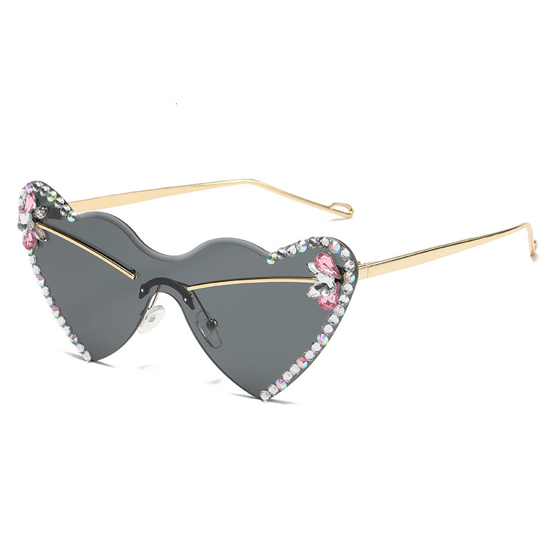 Luxury Brand Designer Sunglasses 2025 New Fashion Heart Diamond Sunglasses For Women, Personalized Rhinestone Sunglasses, European And American Trendy