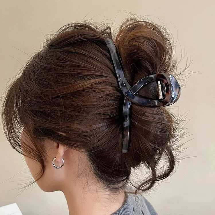 2024 New Fashion Acrylic Arc Hair Claws Headwear Leopard Print Large HairClip Shark Clip For Women Barrettes Hair Accessories H260326